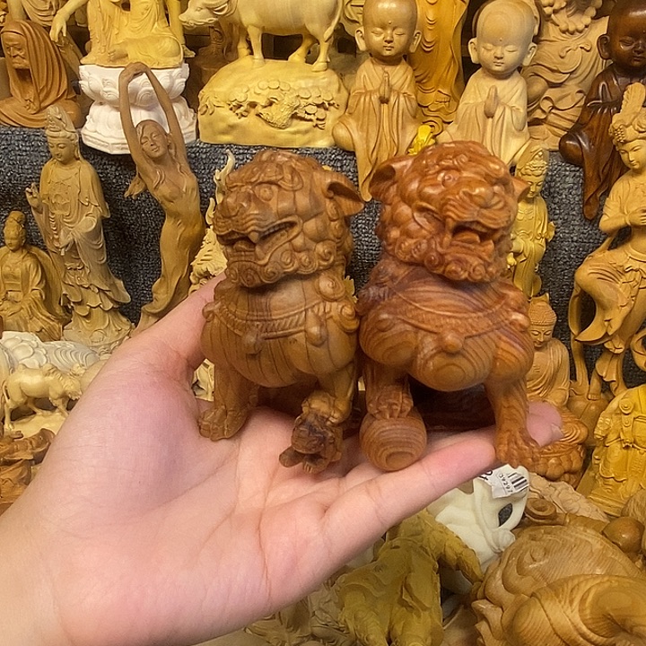 柏木（崖柏）崖柏瑕疵石狮子