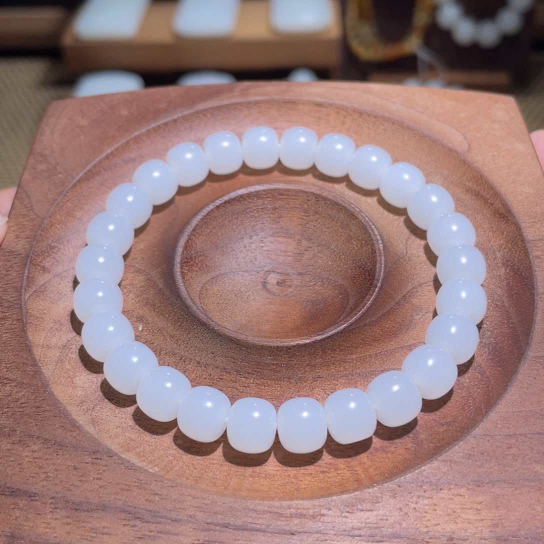 未镶嵌手链和田玉卡8