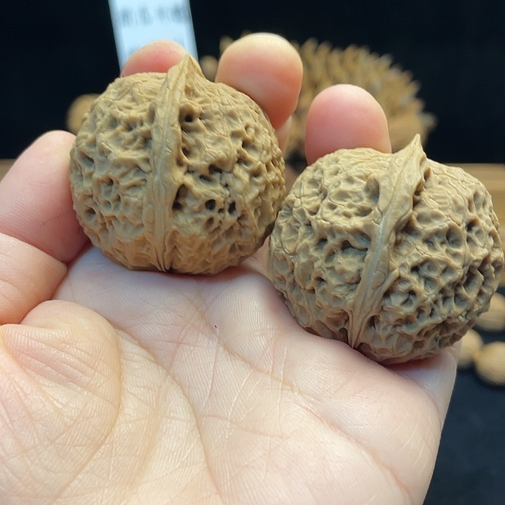 大***能文玩核桃把件绣球67