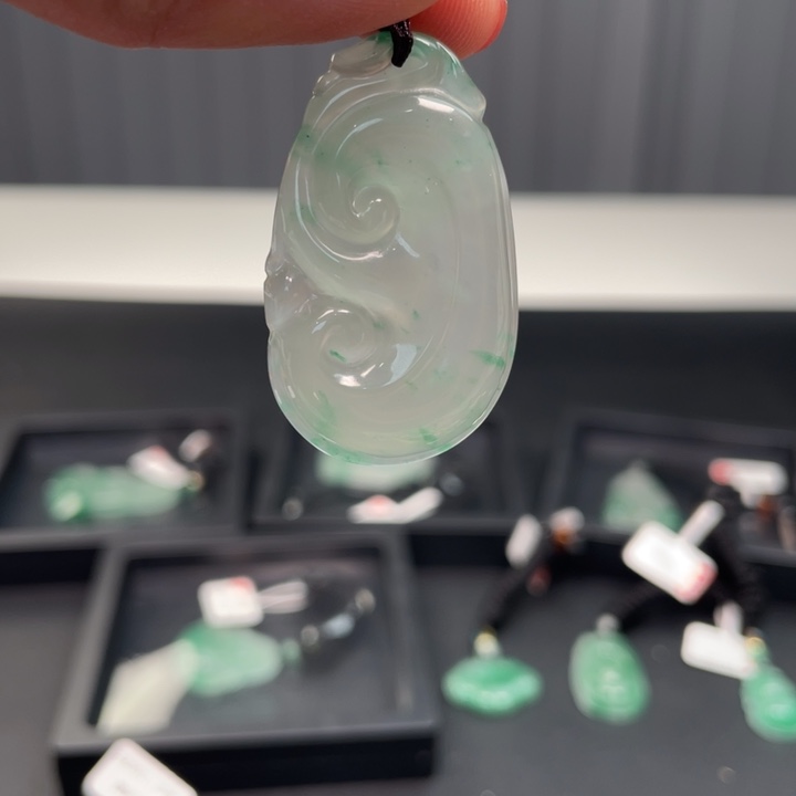 石英质玉吊坠(赠链)合金