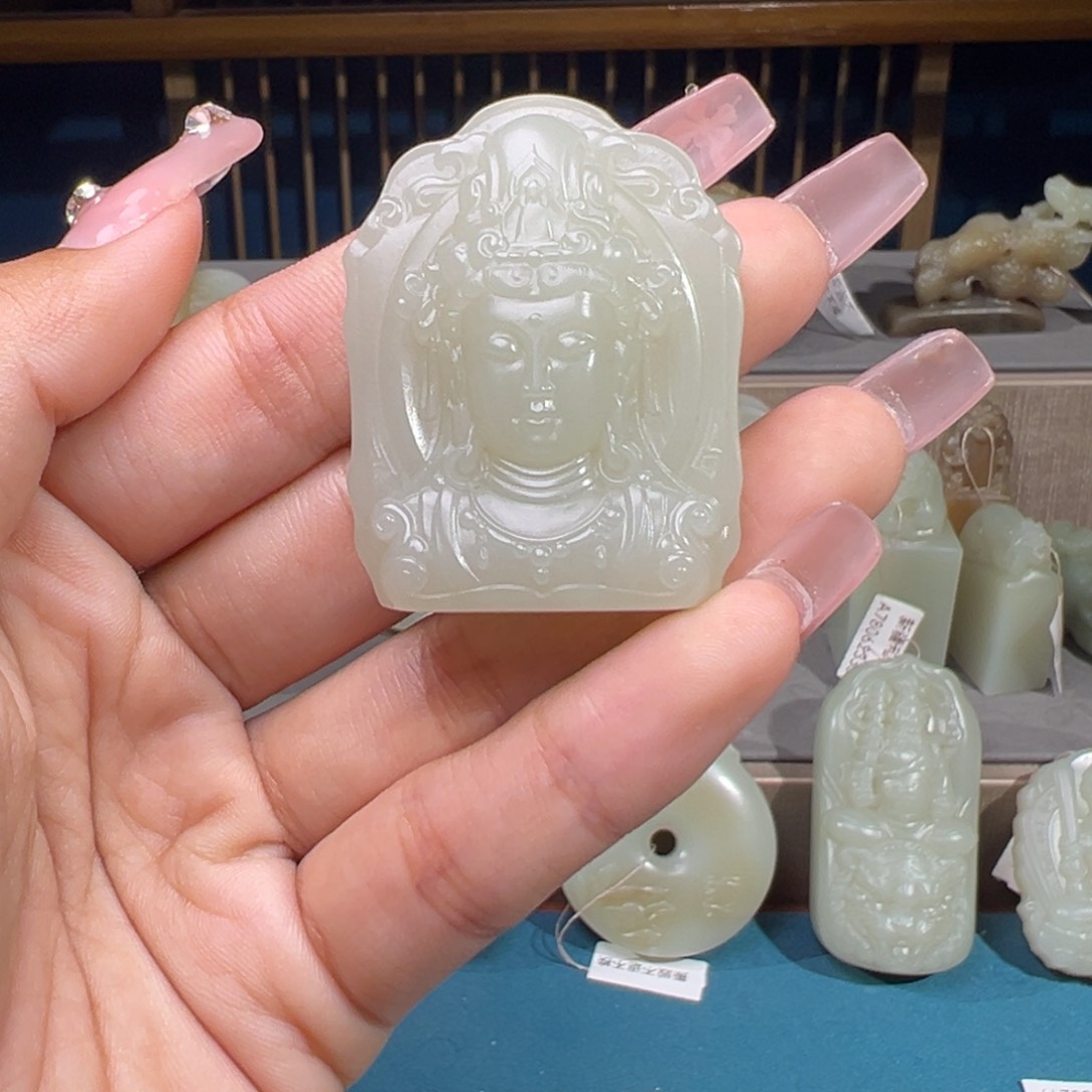 和田玉未镶嵌颈饰