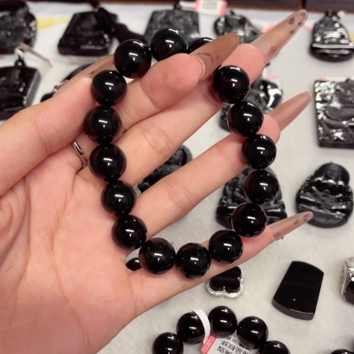 颈饰未镶嵌翡翠偲****笶