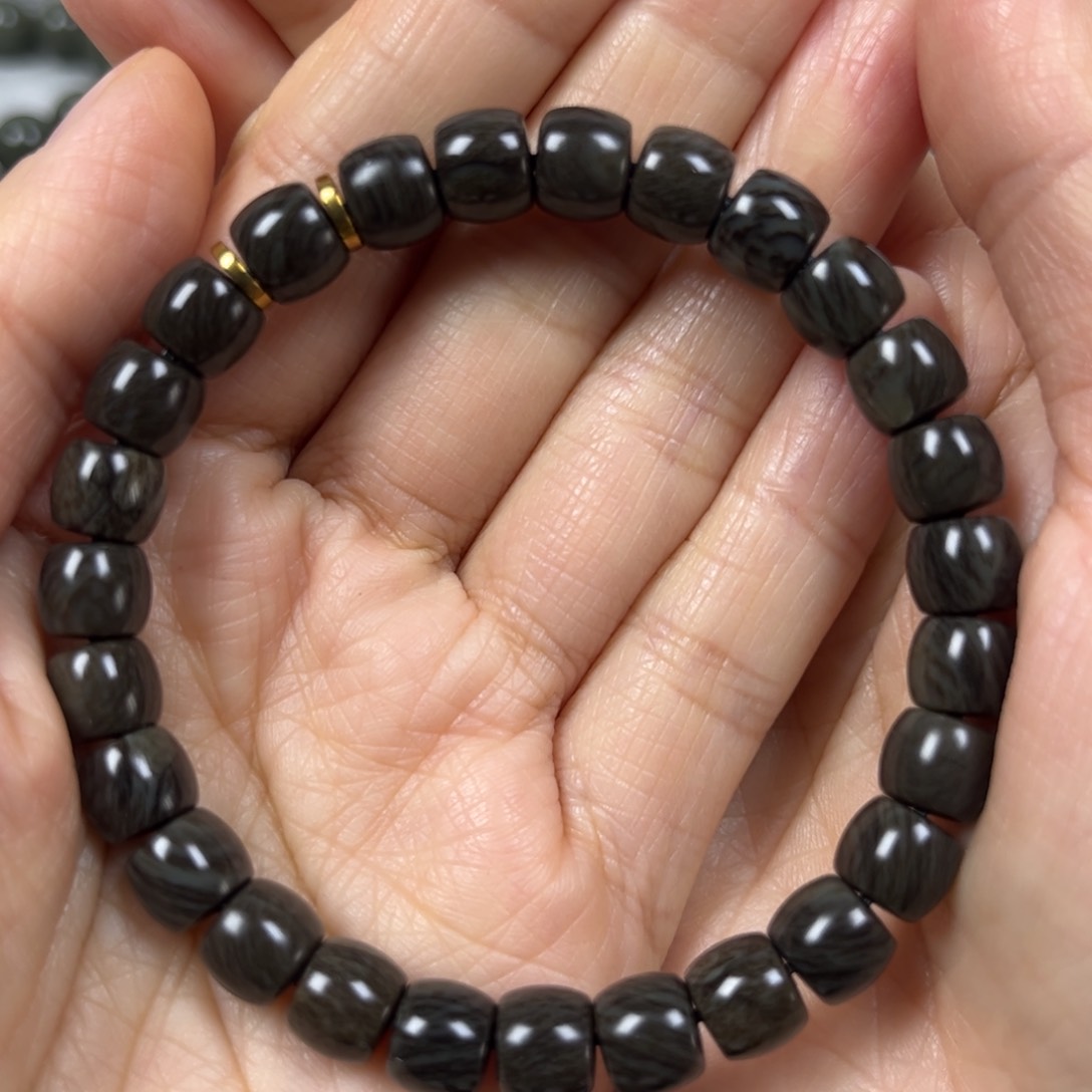 和田玉手链未镶嵌卡8直切