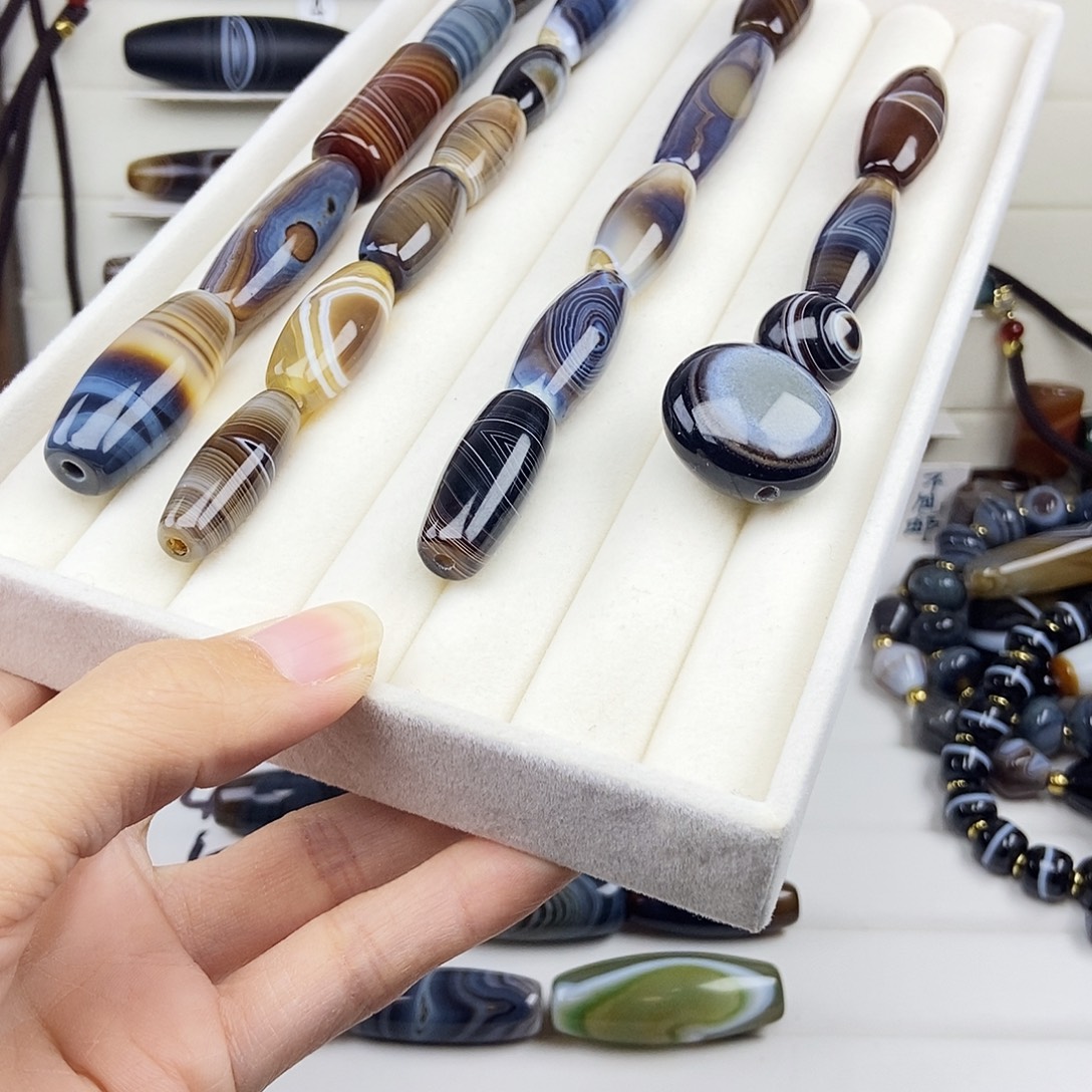 海***》玛瑙/玉髓未镶嵌颈饰