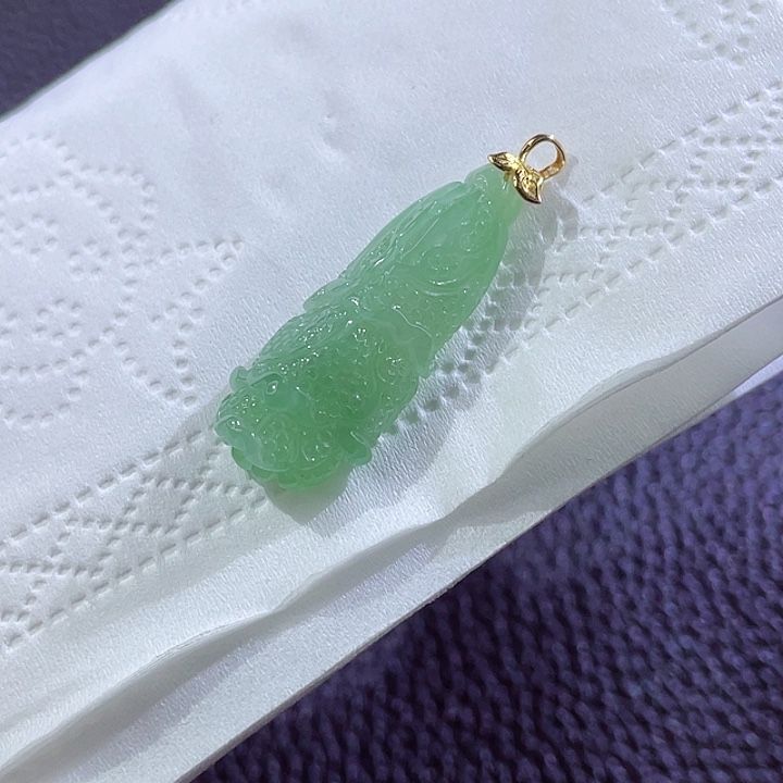 翡翠颈饰18K金镶嵌翡翠