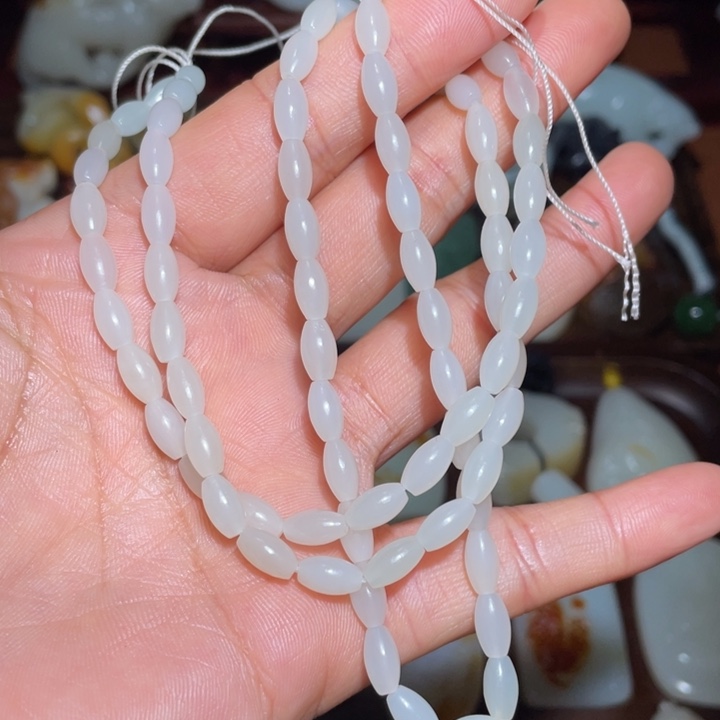 和田玉颈饰未镶嵌大*