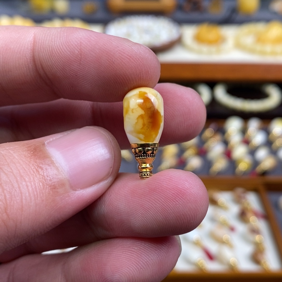 小***贝蜜蜡未镶嵌裸石配饰三通