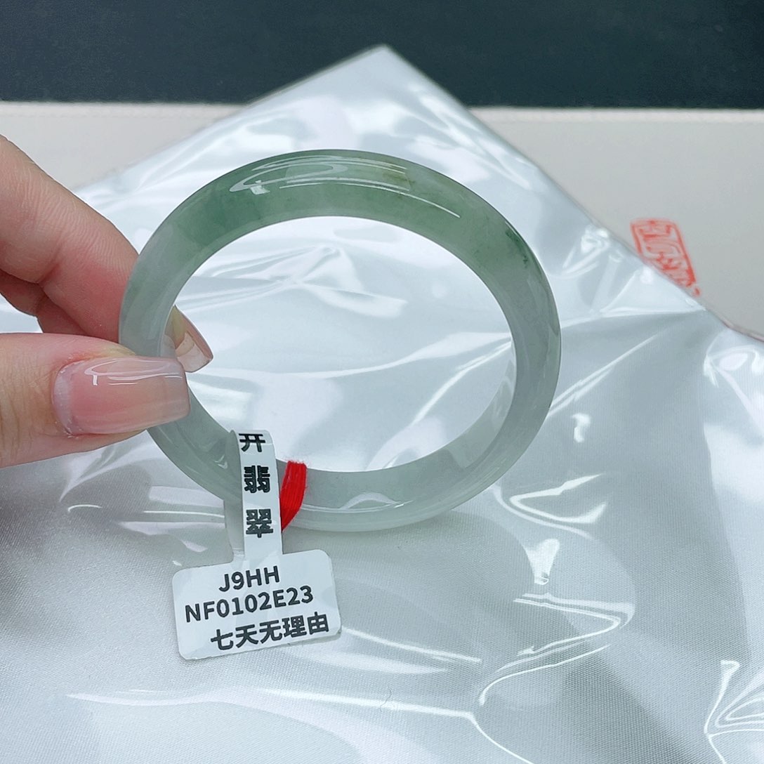 翡翠手镯未镶嵌正53.8