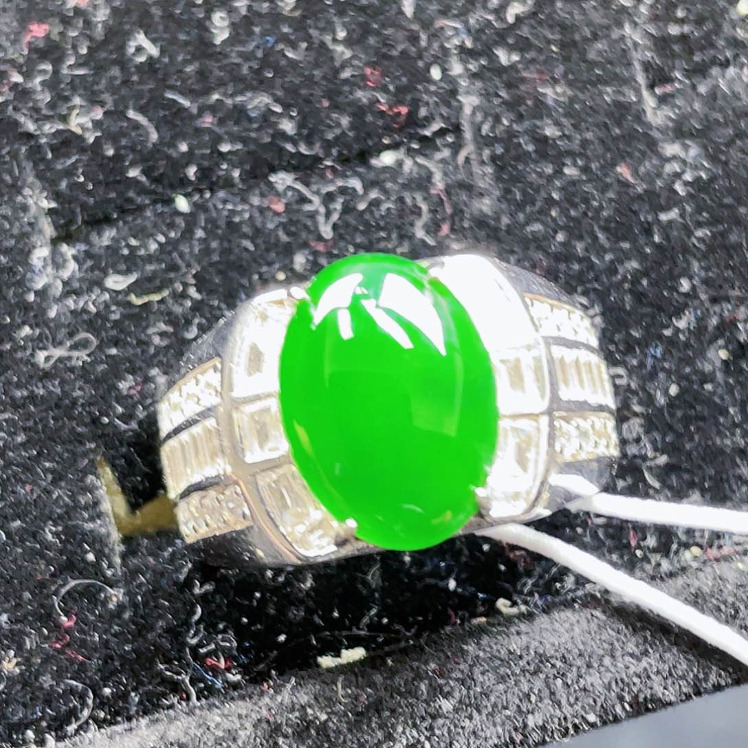 翡翠颈饰未镶嵌69，