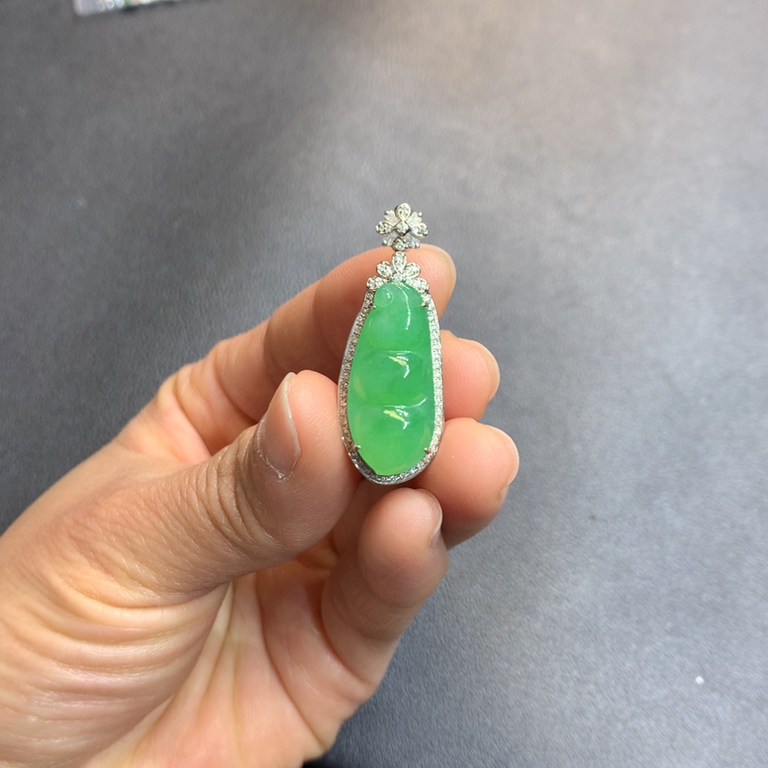 翡翠吊坠(不含链)18K金镶嵌