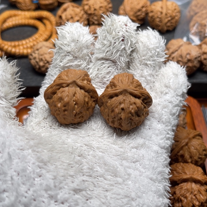 文玩核桃把件徐*门头沟元宝