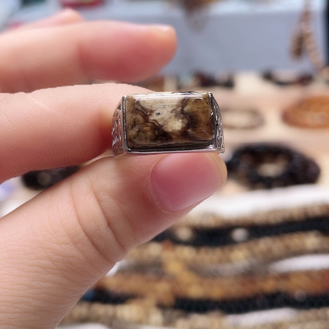 琥珀裸石未镶嵌大