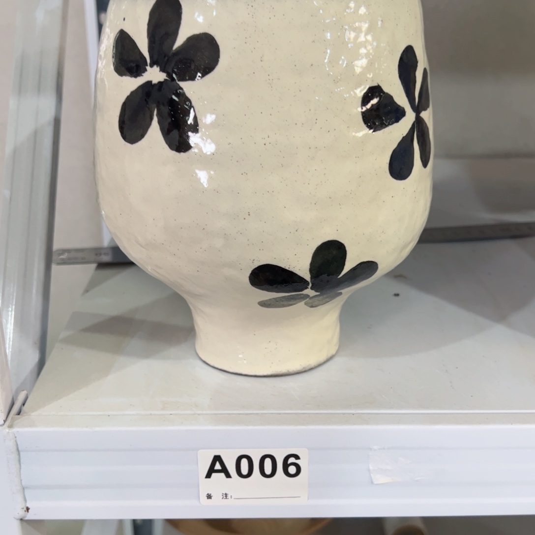 红陶口12高18有孔