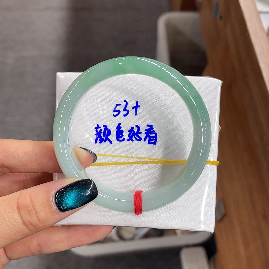 翡翠手镯未镶嵌缅甸天然翡翠
