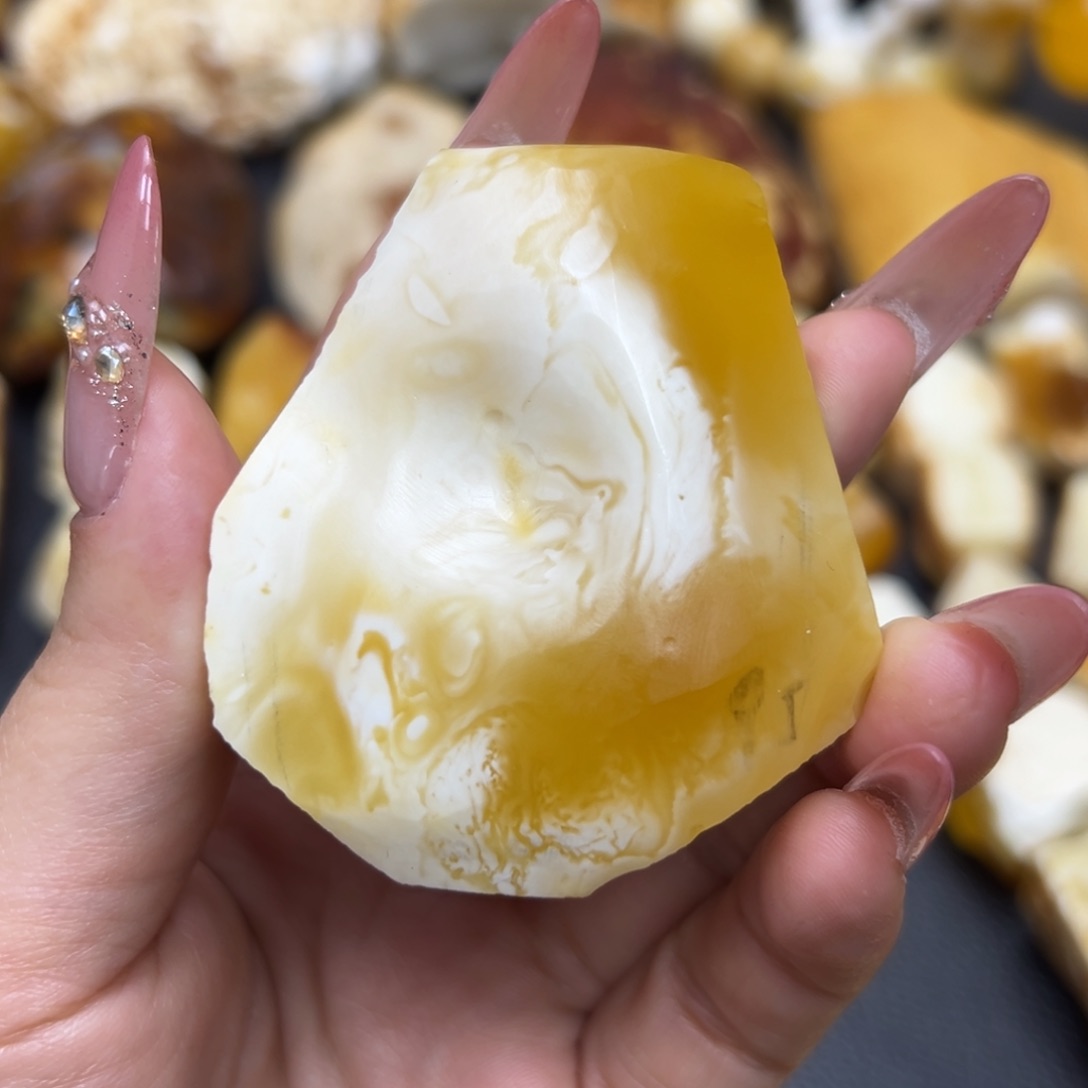 定制琥珀未镶嵌蜜蜡