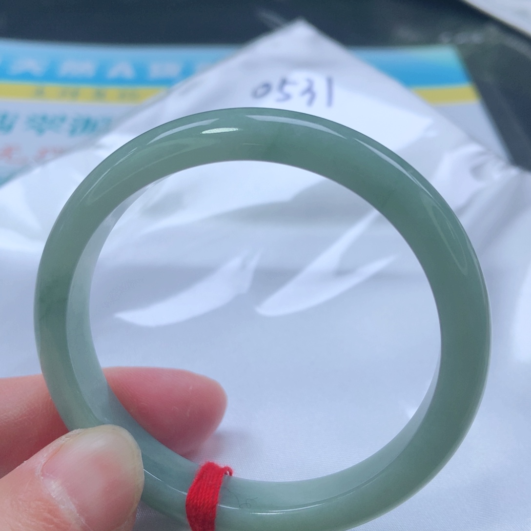 翡翠手镯（贵妃镯）未镶嵌0531号