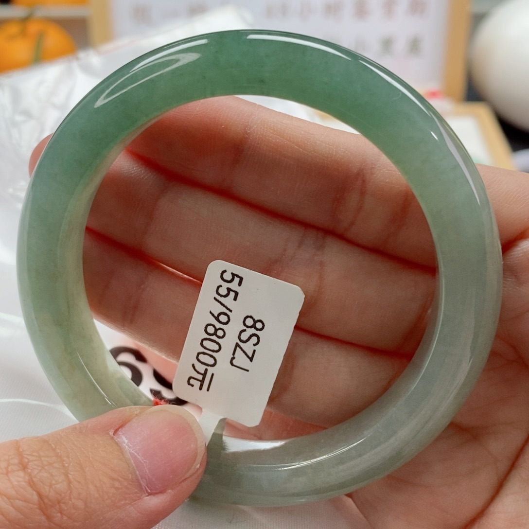 翡翠手镯未镶嵌天然A货翡翠