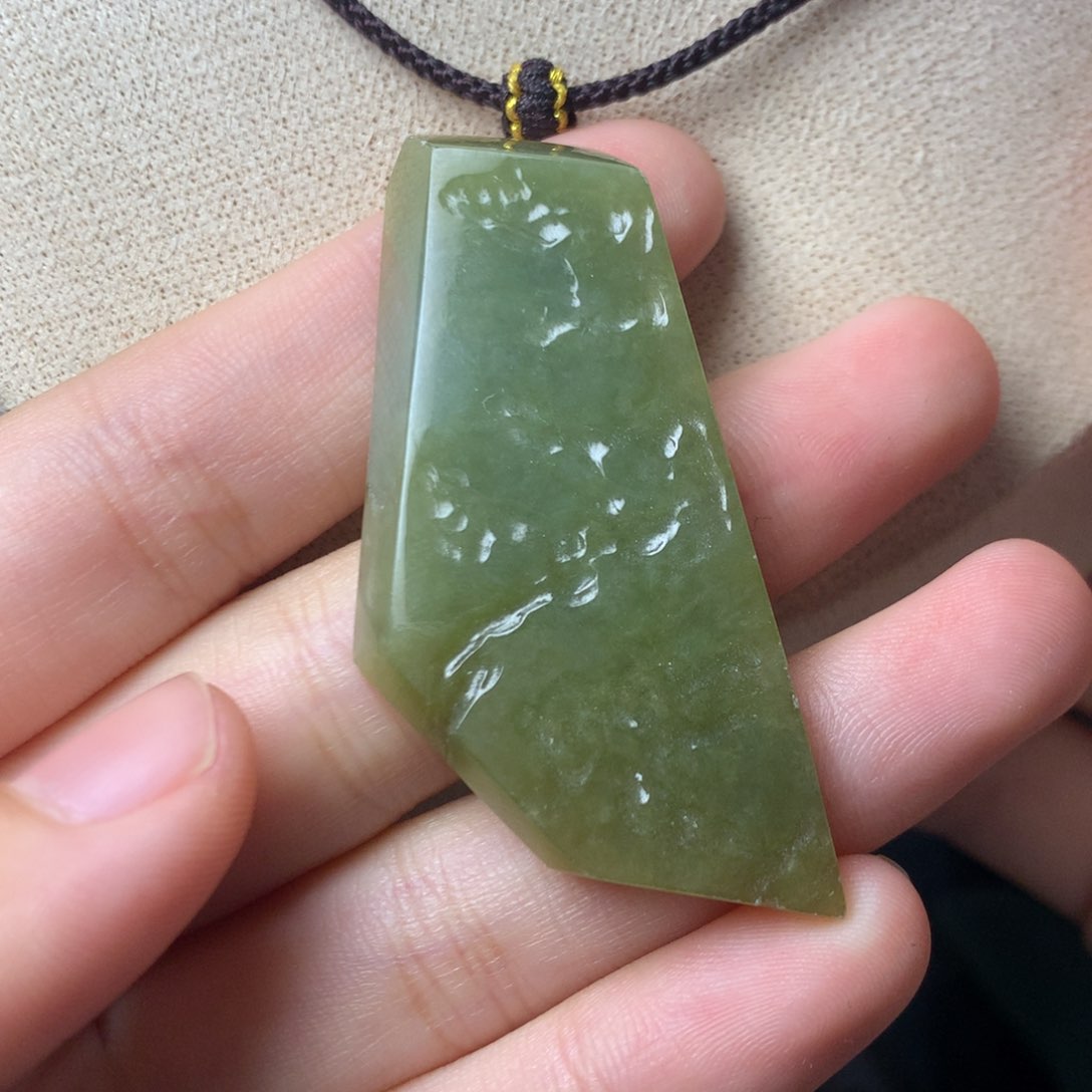 翡翠未镶嵌颈饰吊坠