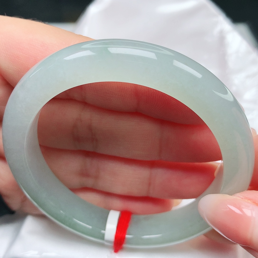 翡翠手镯未镶嵌冰晴18