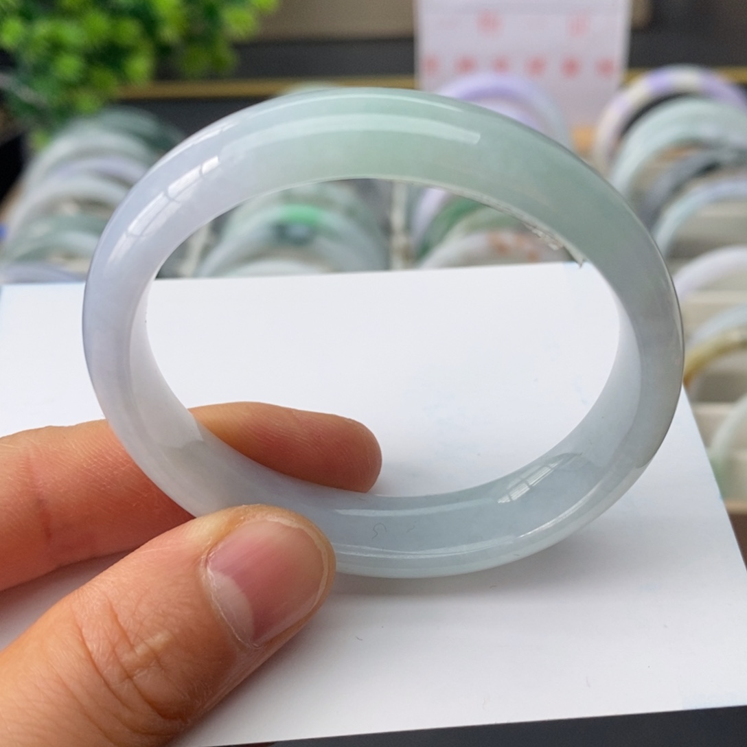 翡翠手镯未镶嵌天然翡翠手镯