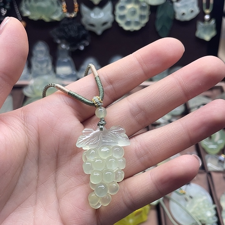 芝***.未镶嵌岫玉吊坠(赠链)