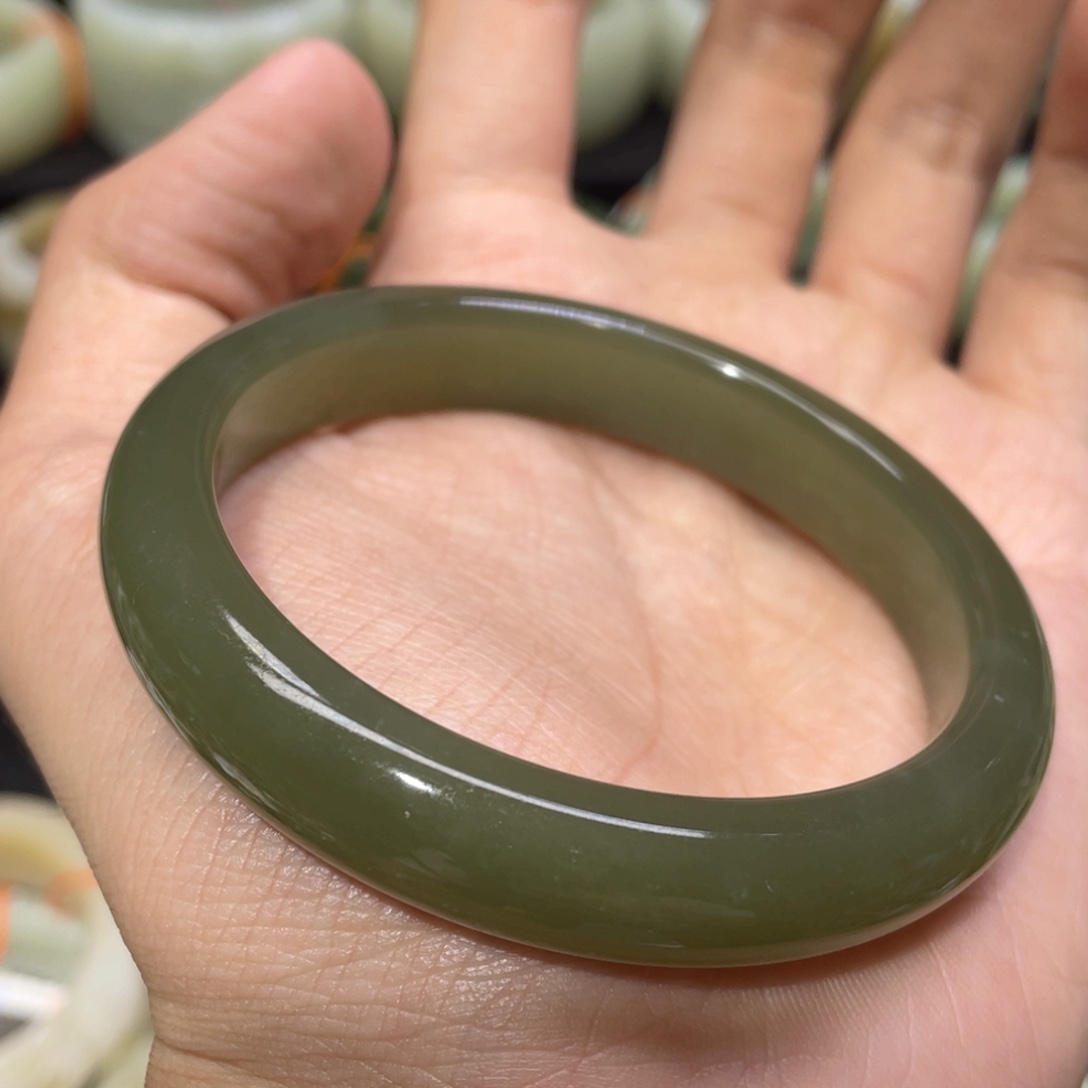 未镶嵌手镯和田玉82