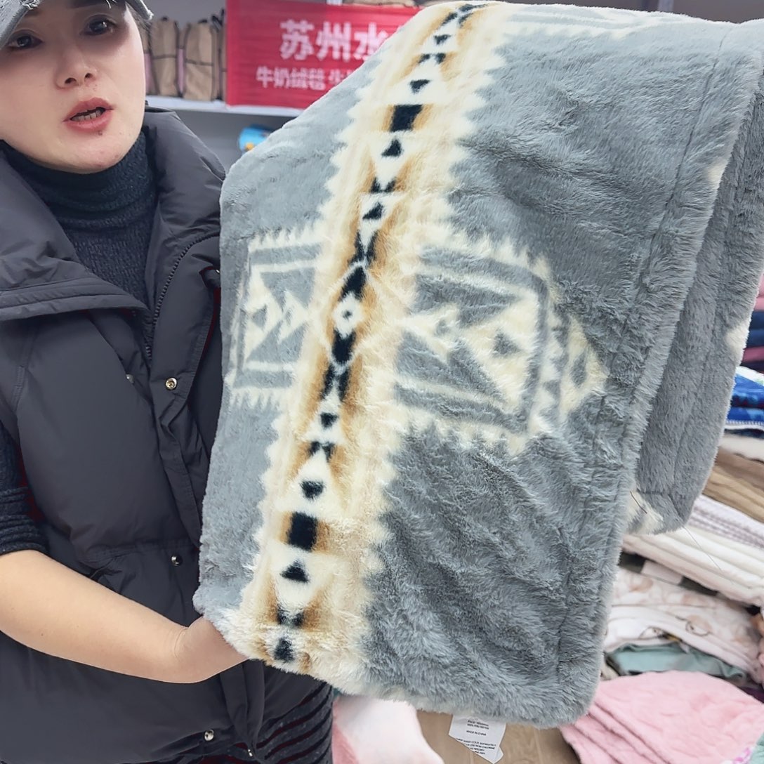 羊驼毛120.170仿兔兔双层毯，孤