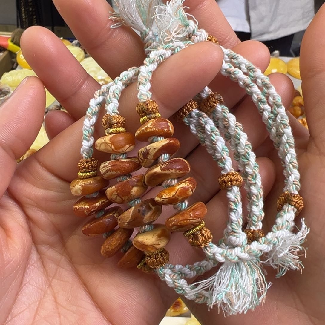 蜜蜡裸石未镶嵌多样性发一条