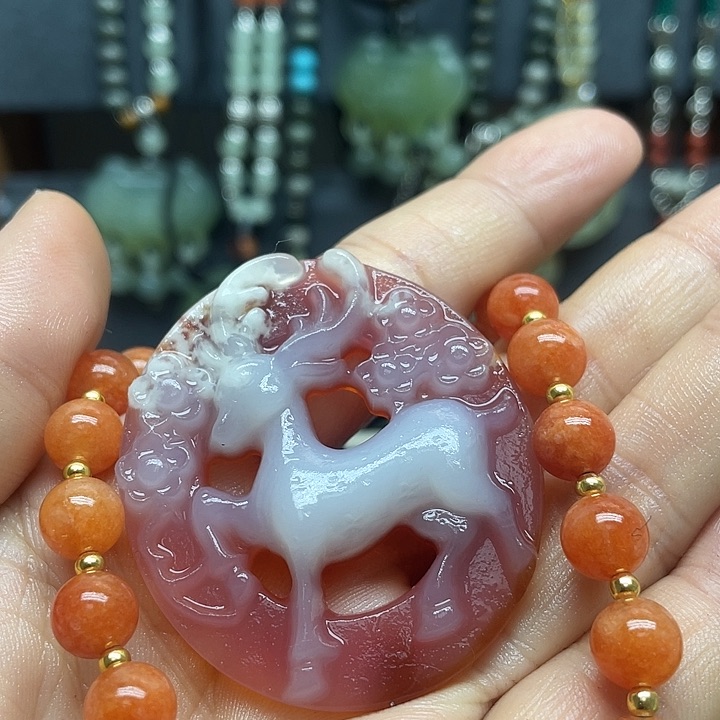 未镶嵌蛇纹石玉颈饰