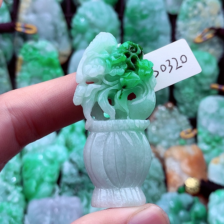 翡翠吊坠(不含链)未镶嵌