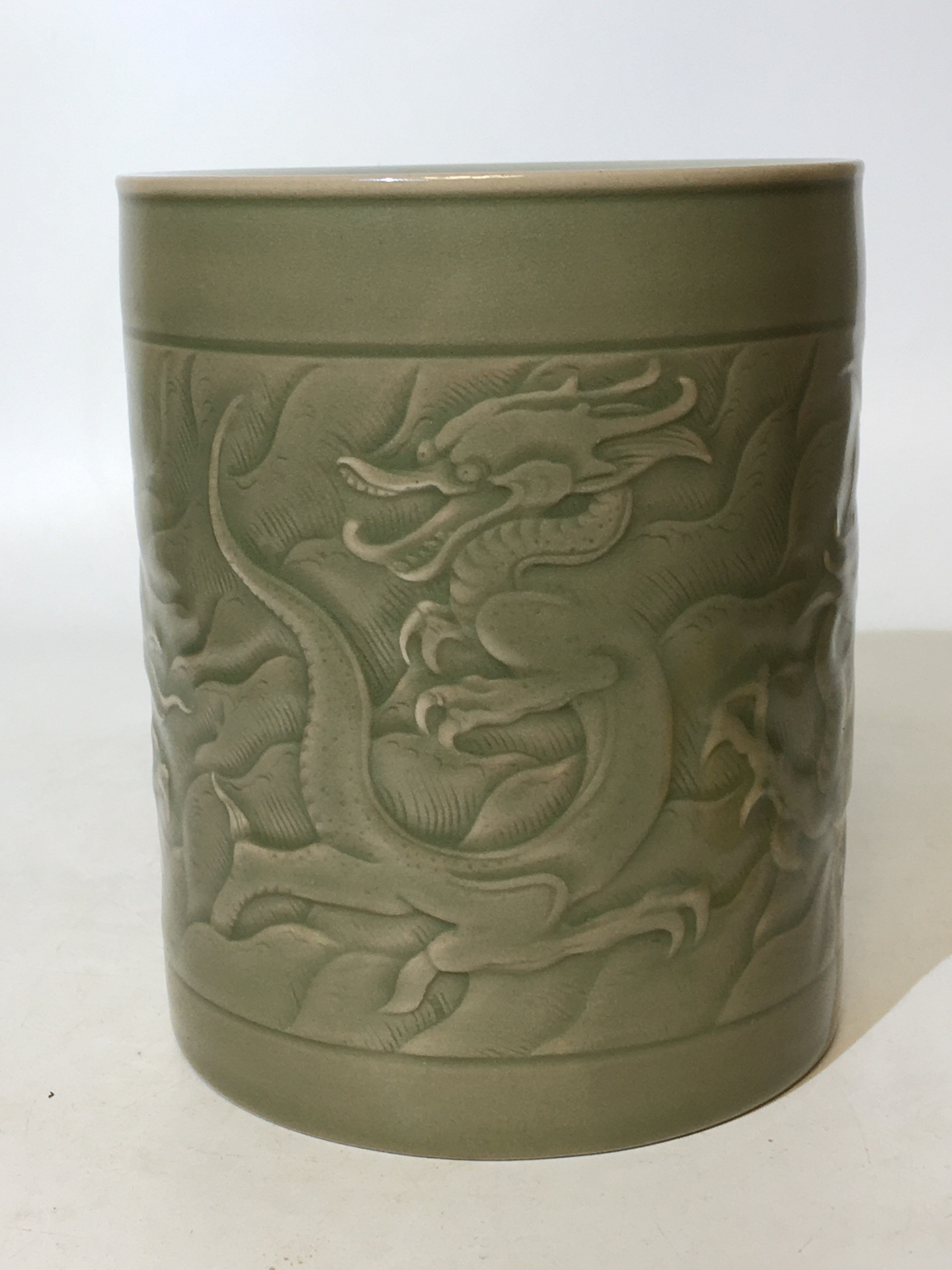 越窑秘色釉笔筒摆件