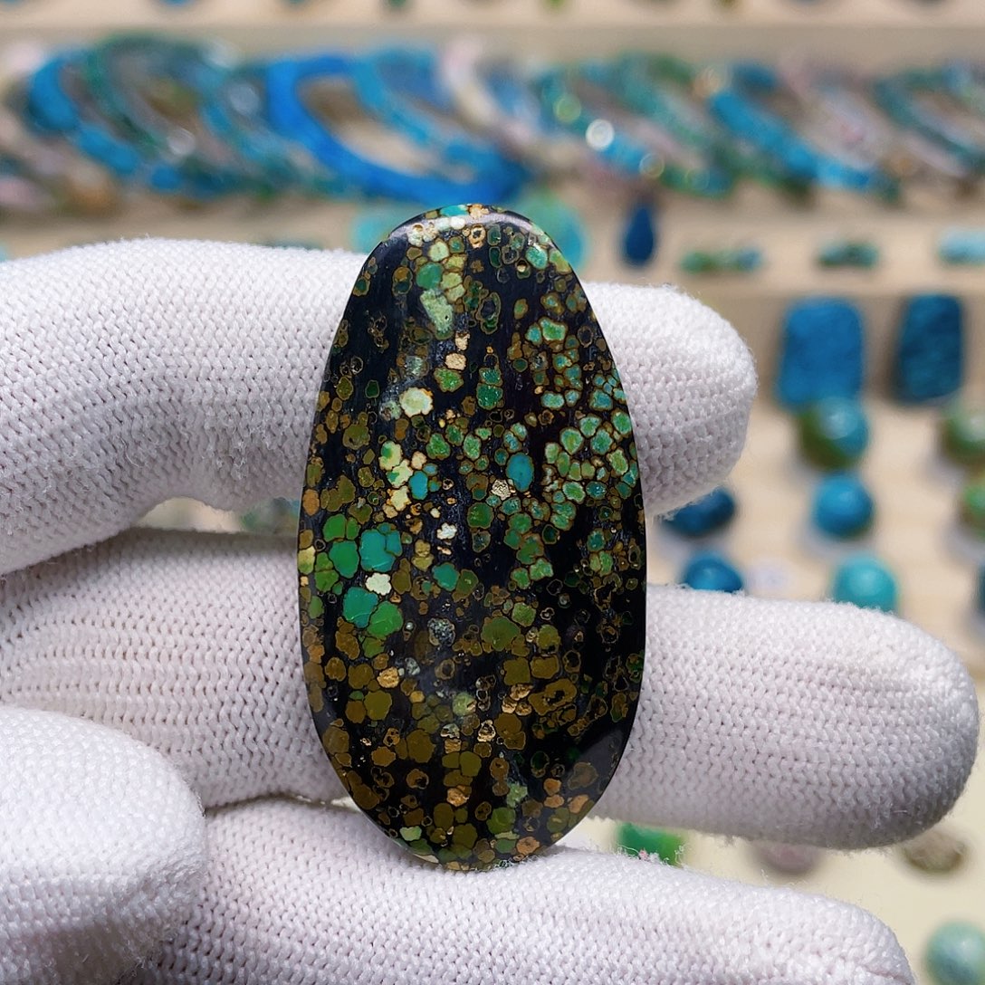 绿松石未镶嵌珠宝奇石