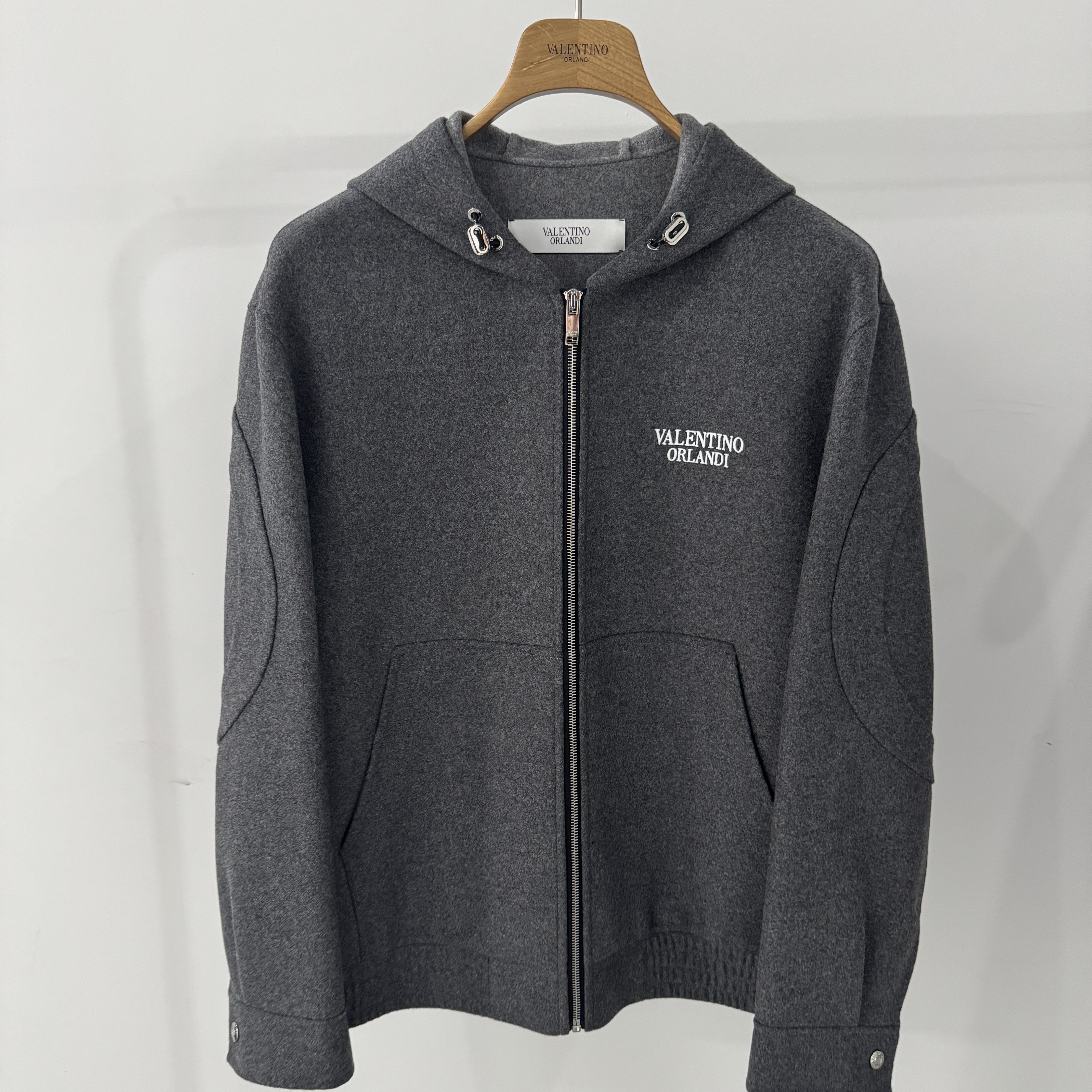 Valentino orlandi男士秋冬A版时尚字母刺绣小标连帽绵羊毛外套