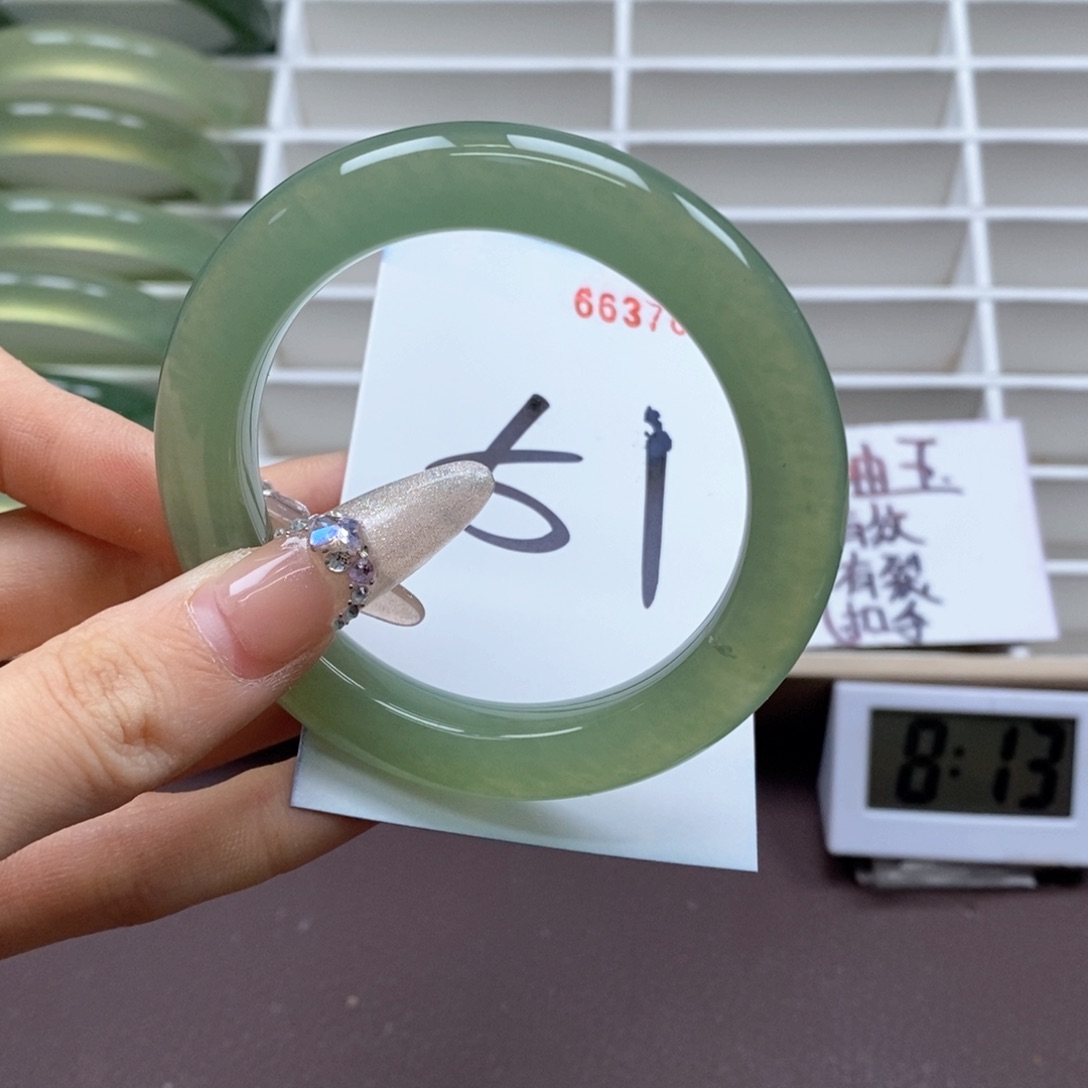 蛇纹石玉手镯未镶嵌