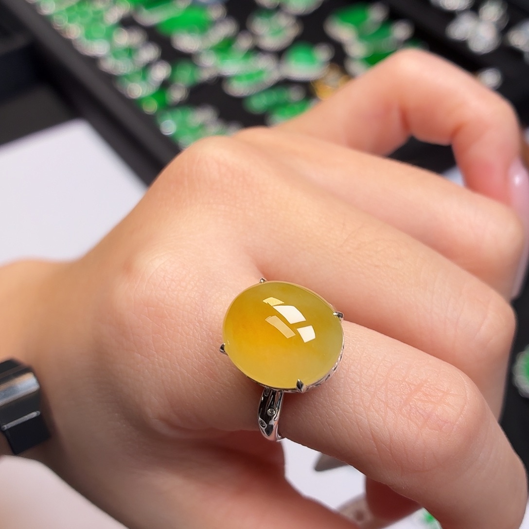 翡翠18K金镶嵌戒指013冰透蜜糖黄蛋面戒指