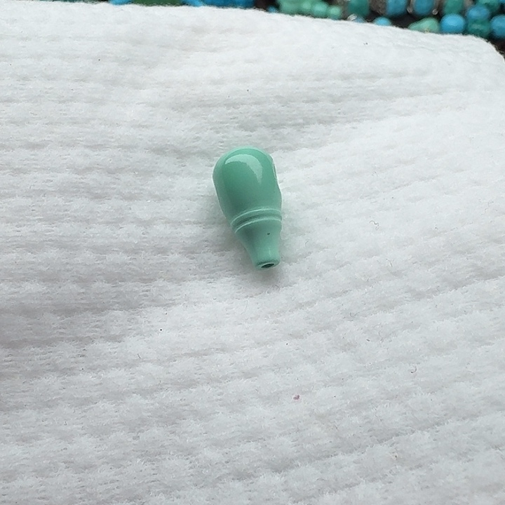 尺寸：对孔9.4左右绿三通一颗，适合搭配3,4,5,6的串