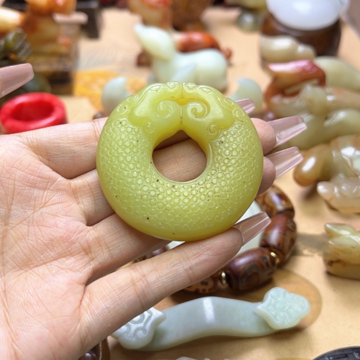 【闪购商品】蛇纹石玉颈饰未镶嵌