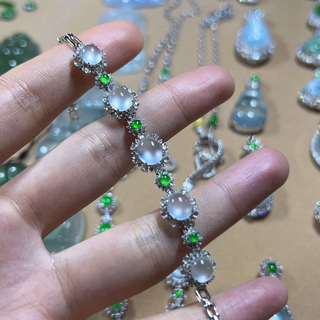 未镶嵌定制翡翠挂件