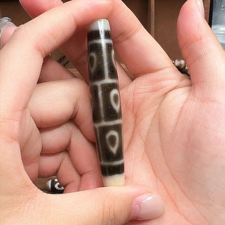 玛瑙/玉髓颈饰未镶嵌红**将