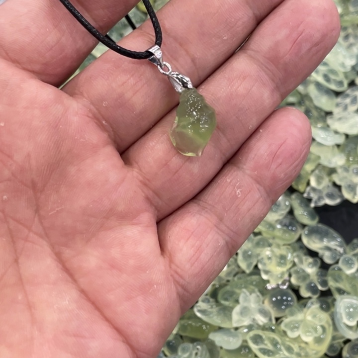 蛇纹石玉合金颈饰