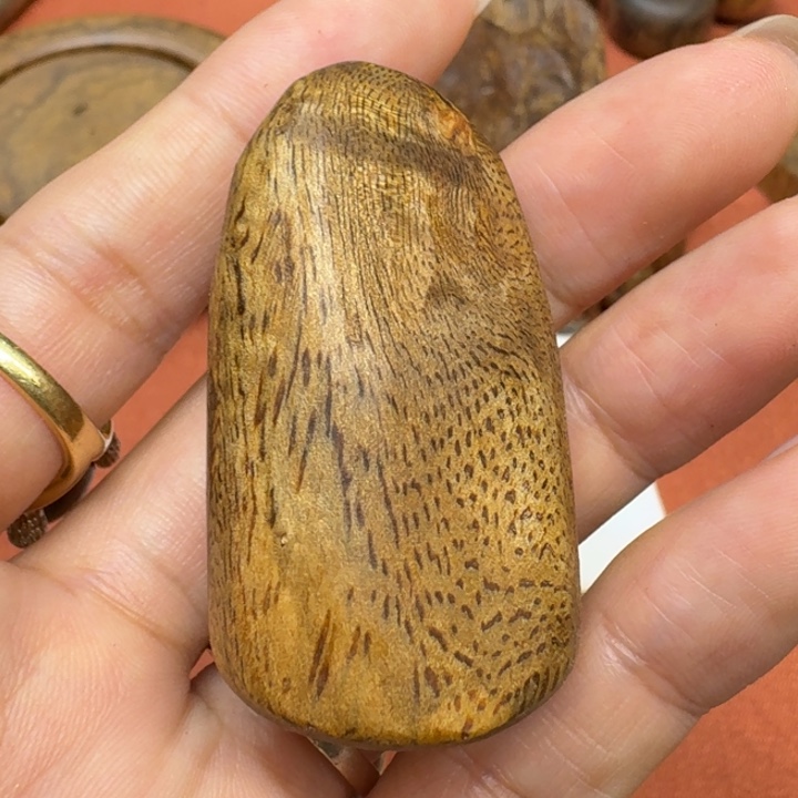 大叶紫檀（黑酸枝木类）