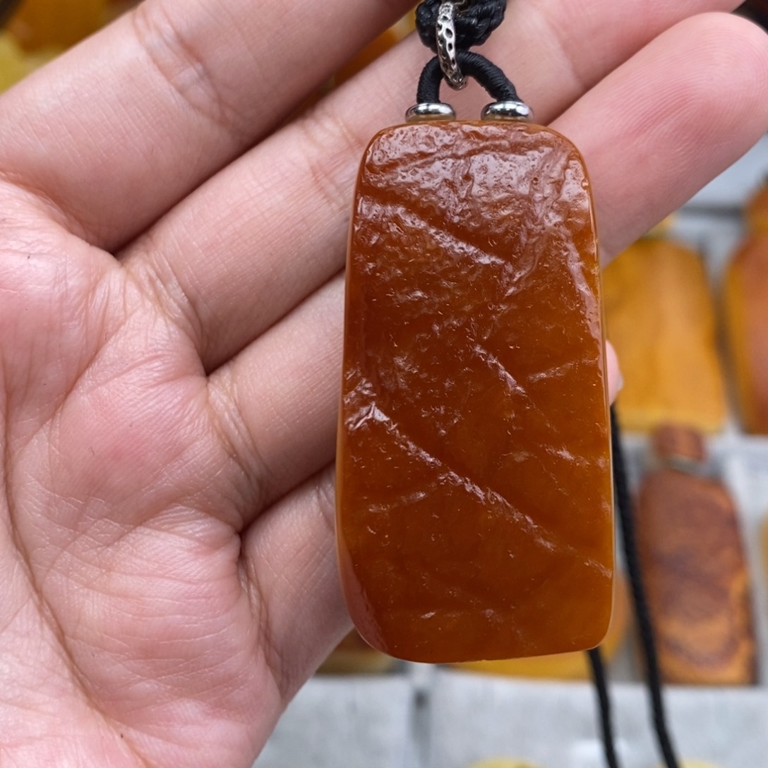 琥珀吊坠(赠链)未镶嵌