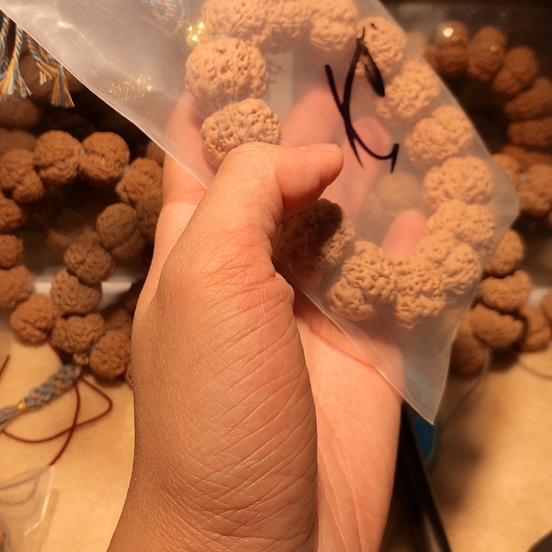 金刚菩提手串F*6。     