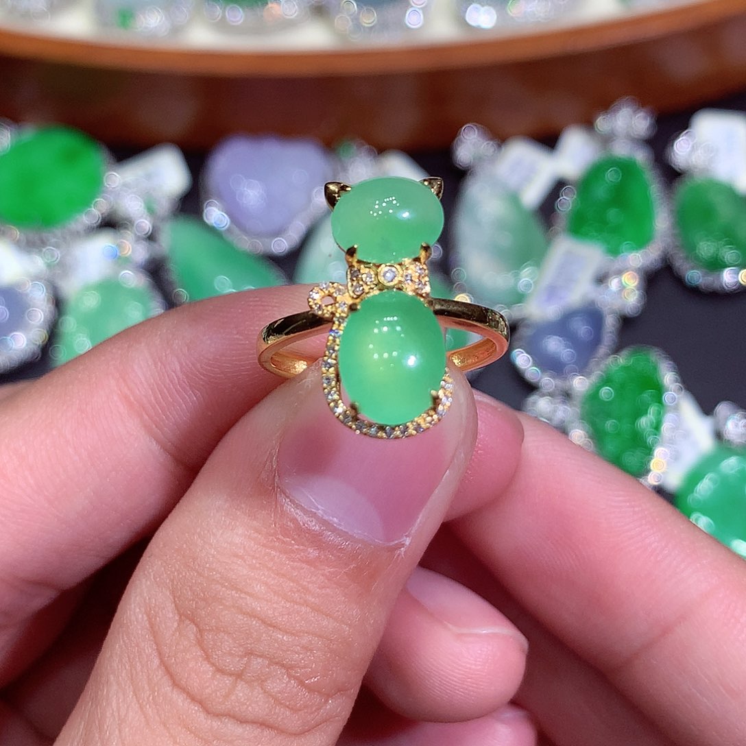 翡翠吊坠(不含链)18K金镶嵌