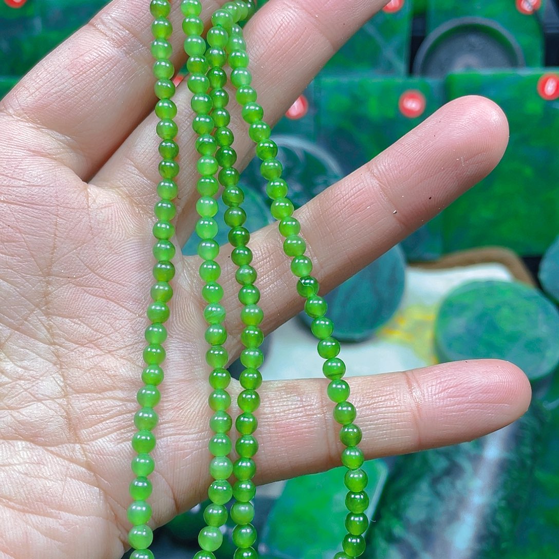 和田玉（碧玉）未镶嵌珠宝奇石