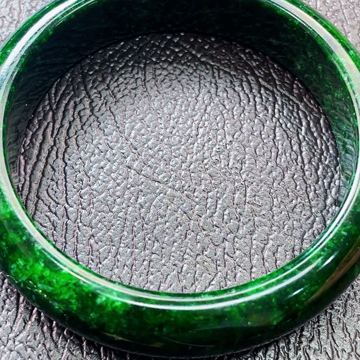 翡翠未镶嵌颈饰多样性58.5