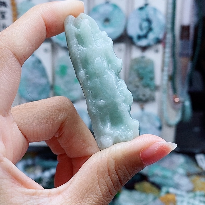 翡翠未镶嵌颈饰翡翠