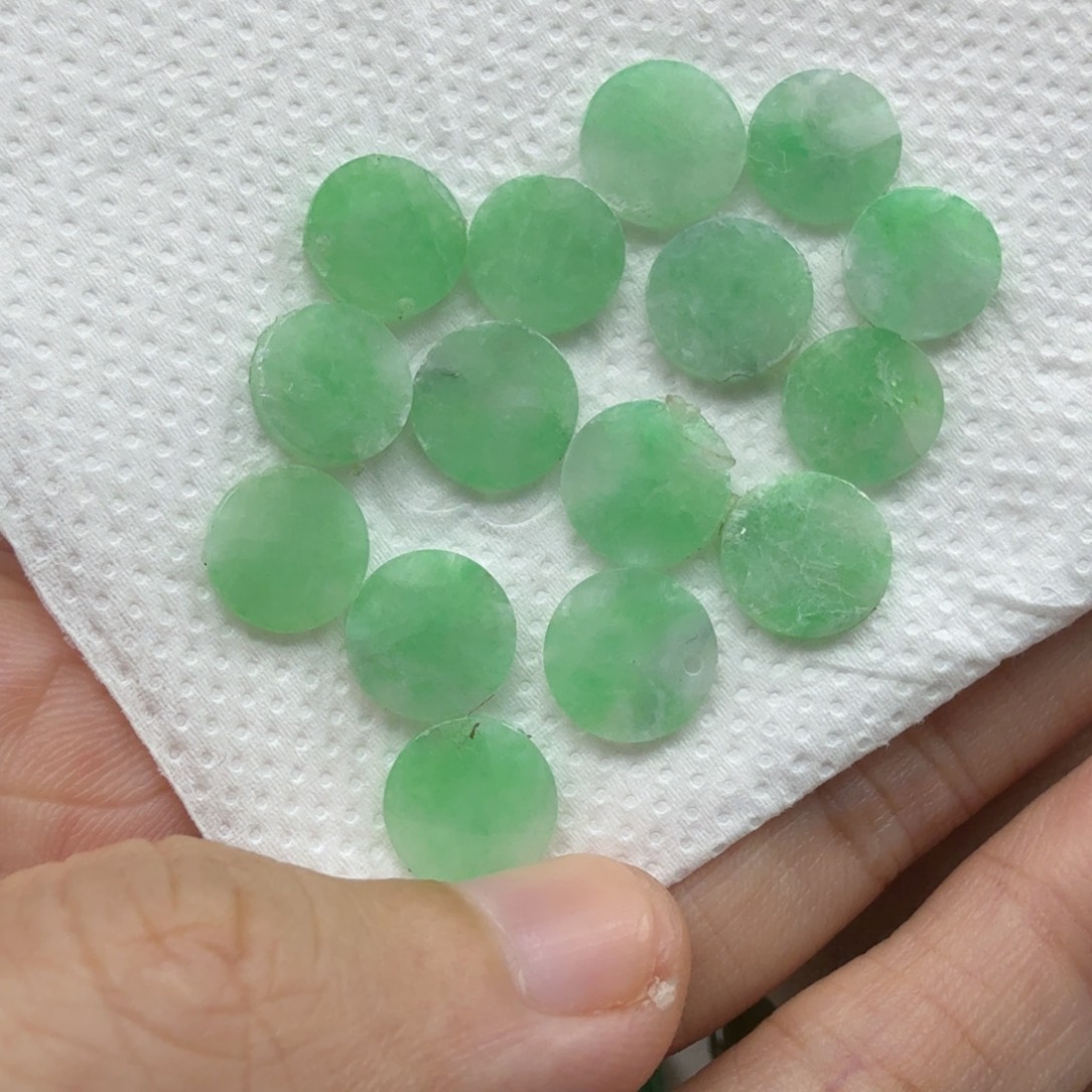 敏***生翡翠未镶嵌颈饰153