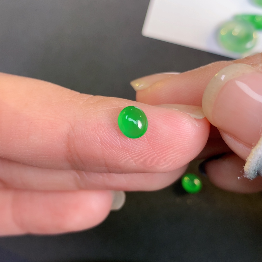 呦***虎翡翠裸石5.57-4.86-2.9