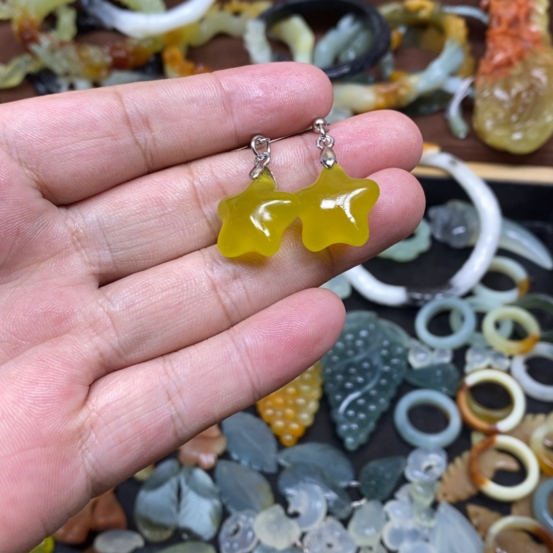 蛇纹石玉耳坠未镶嵌